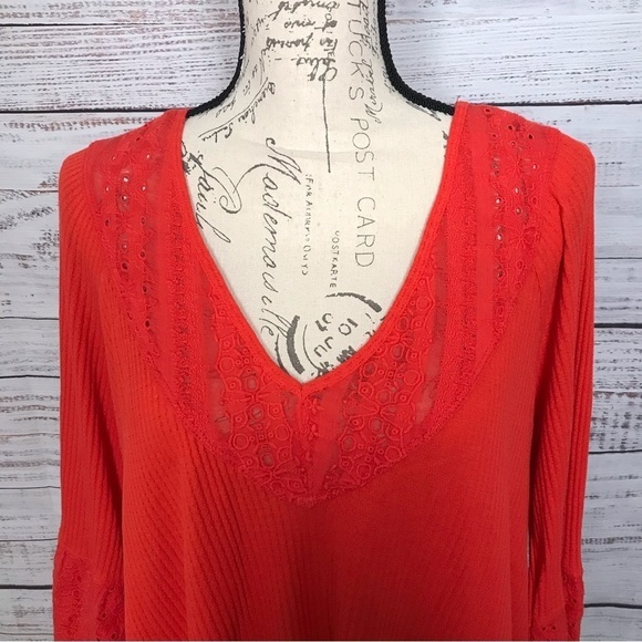 Free People Red wide cuff boho bell sleeve oversized v-neck blouse - Picture 3 of 8